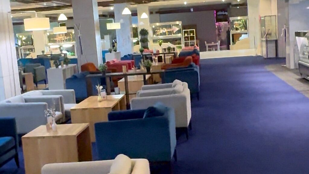 Ресторан и лаунж-зона отеля Космос Прибалтийская
