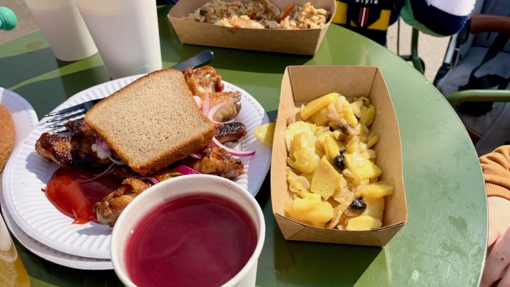 Кафе и фуд-зона в Парке Патриот Кубинка