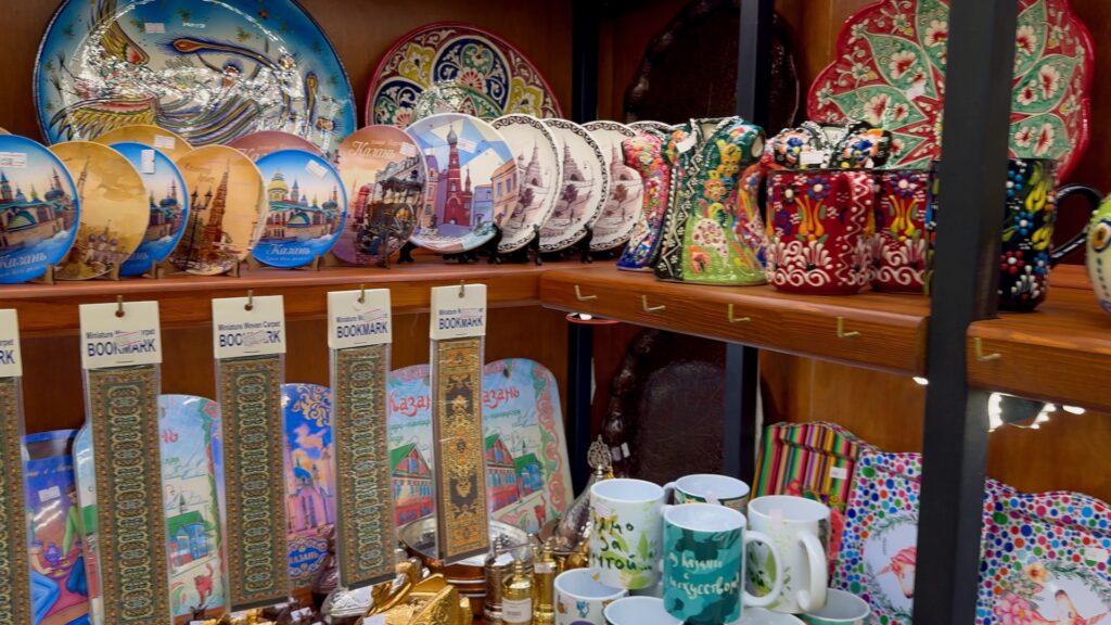 Сувениры на улице Баумана по завышенным ценам