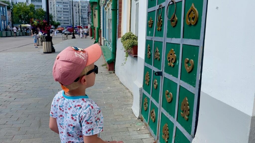 Улица Старо-Татарской слободы и Андрей у ворот, Казань