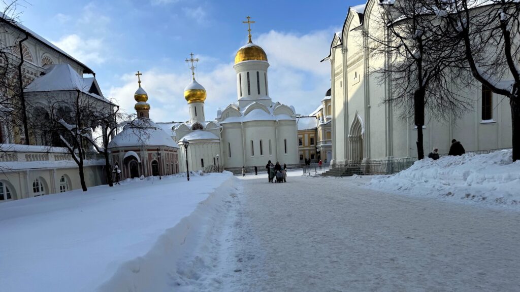 Сергиев Посад зимой лавра снег Подмосковье