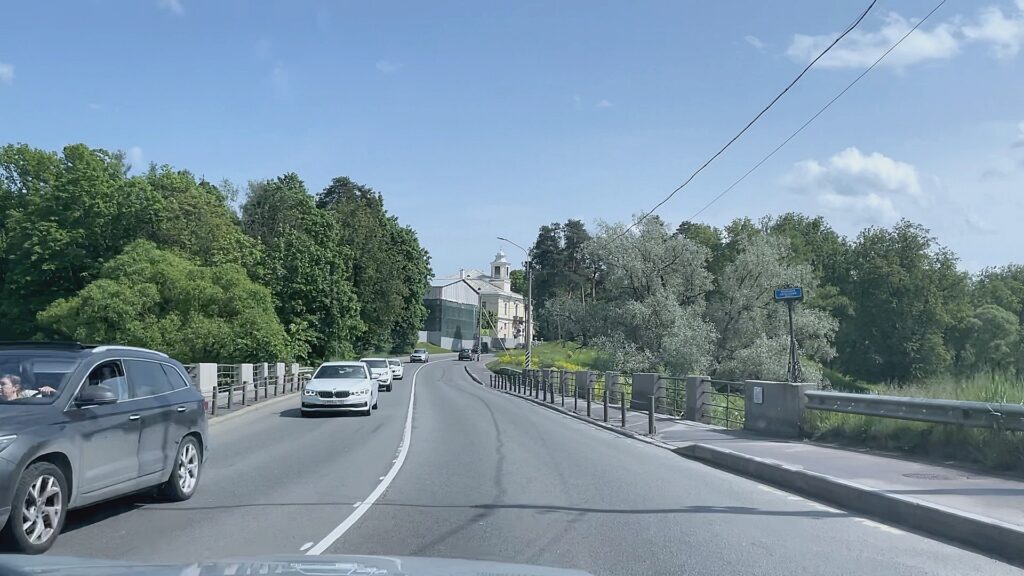 Дорога в пригородах Петербурга и Ленинградской области